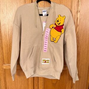 Disney Winnie the Pooh Women’s Beige Zip Hoodie Size Small